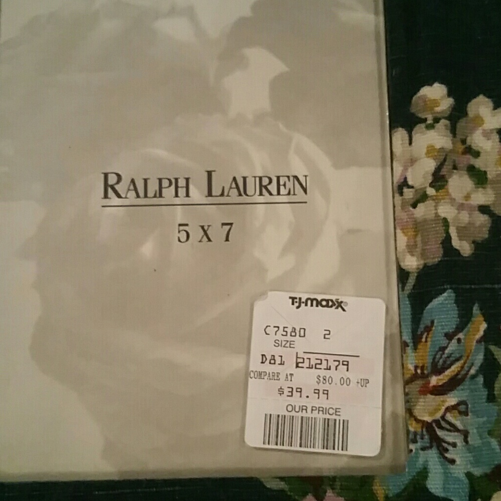 Cloth frame,  by polo.